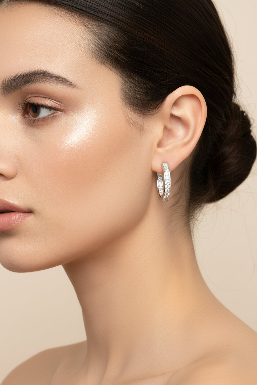 Engraved With Top-quality Moissanite, This Luxurious And Fashionable Minimalist Jewelry Features Silver Earrings And Necklaces. Made Of S925 Silver With Electroplated Platinum.