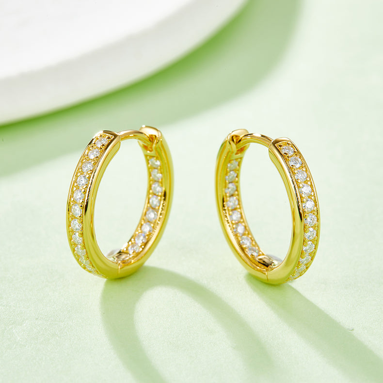 Engraved With Top-quality Moissanite, This Luxurious And Fashionable Minimalist Jewelry Features Silver Earrings And Necklaces. Made Of S925 Silver With Electroplated Platinum.