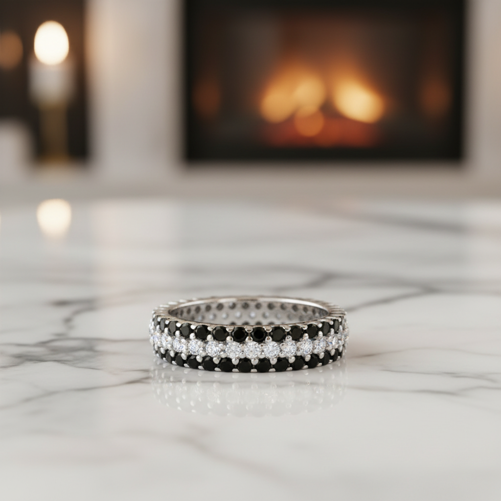 Luxury Zircon Ring Full Diamond Simple BraLuxury Full Paved Zircon Ring, Black Electroplated Copper Simple Natural Style Finger Jewelry for Womencelet